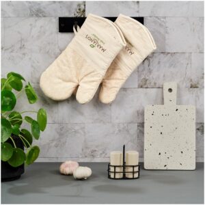 Alternative view of Serendipio Tanoreen Oven Glove Pair