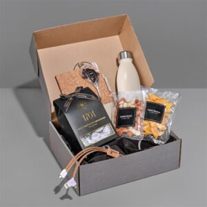 Alternative view of Yatta Eco Explorer Hamper